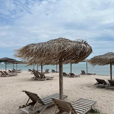 Endless Sea View Panorama - Piscina, Parcare, Sezlonguri Gratuite * Douazeci si Trei August