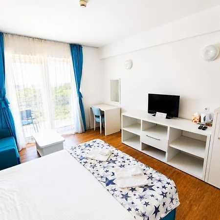 Lejlighedshotel Endless Sea View Panorama - Piscina, Parcare, Sezlonguri Gratuite 4*