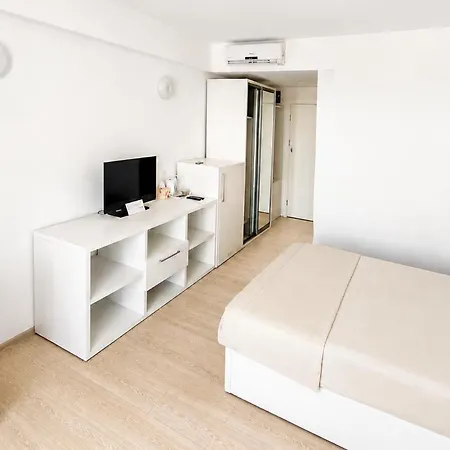 Endless Sea View Panorama - Piscina, Parcare, Sezlonguri Gratuite Douăzeci şi Trei August